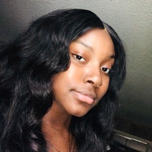 Meet your Posher, Janique